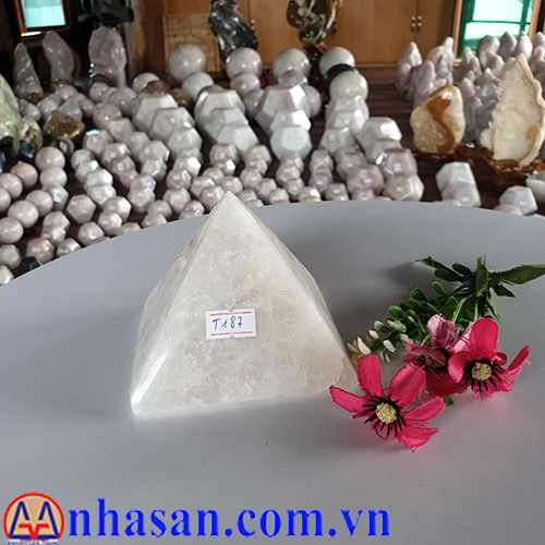 Trụ Đá Thạch Anh Kim Tự Tháp T187 Trụ Đá Thạch Anh Kim Tự Tháp T187