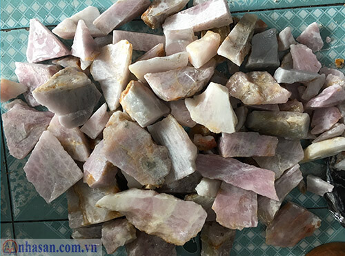 For Sale Raw Pink Quartz In Ben Tre