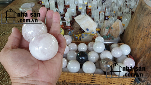 Bi Lăn Tay Đá Thạch Anh Có Tác Dụng Gì