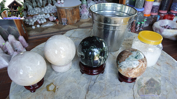 Quả cầu phong thủy hay còn gọi là cầu đá phong thủy
