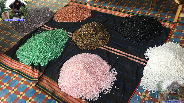 Các loại đá thạch anh vụn dùng để chôn nền nhà