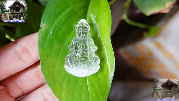 Mặt dây chuyền Quan Âm Bồ Tát Mặt dây chuyền Quan Âm Bồ Tát