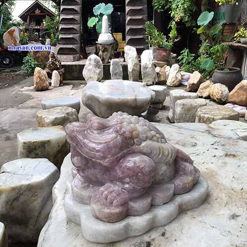 Cóc ba chân đá thạch anh nặng 47kg Cóc ba chân đá thạch anh nặng 47kg