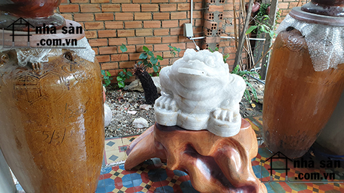 Cóc Ba Chân Đá Thạch Anh