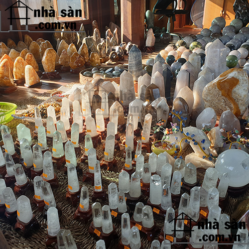 Cửa Hàng Đá Phong Thủy Nhà Sàn Tây Nguyên Dĩ An Bình Dương