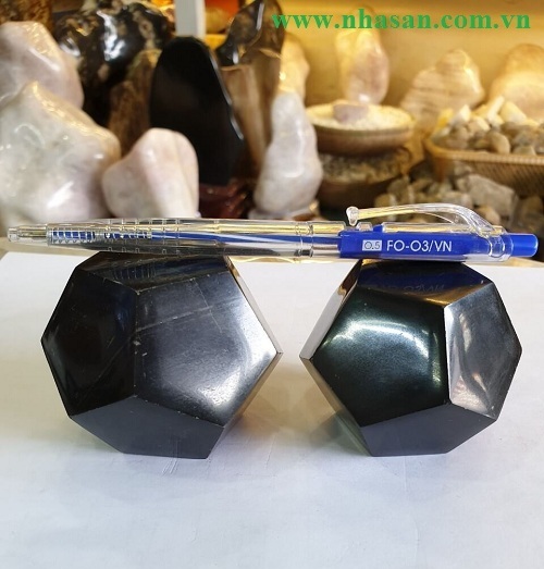 Cục chặn giấy Thạch Anh đen