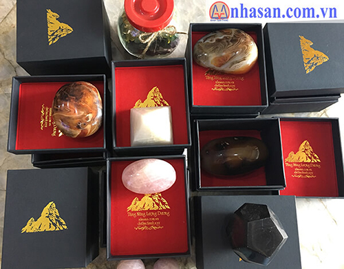 Paperweight In Teaching Feng Shui