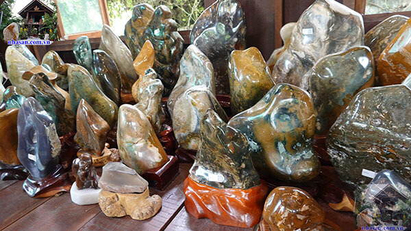 Đá canxedon có năng lượng bovis hơn 8000 đơn vị Đá canxedon có năng lượng bovis hơn 8000 đơn vị