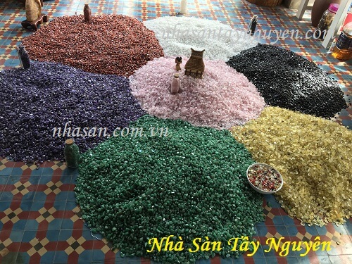 Đá Đa Sắc Tại Nhà Sàn Tây Nguyên