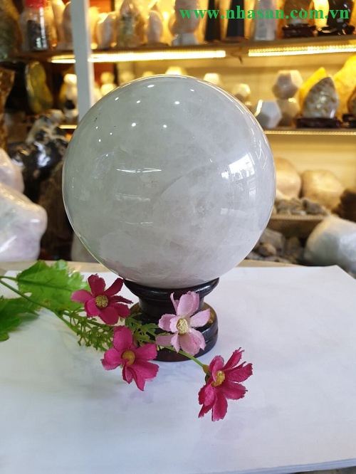 Stone spherical round