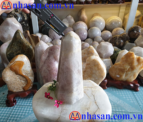 Hexagonal Quartz Stone T179.2