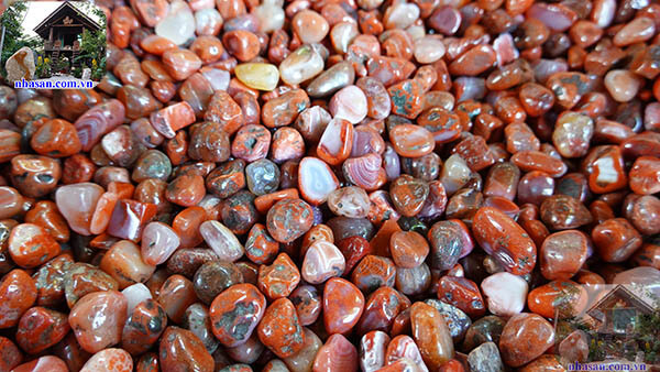 Đá mã não được xem là một trong thất bảo của Phật giáo Đá mã não được xem là một trong thất bảo của Phật giáo