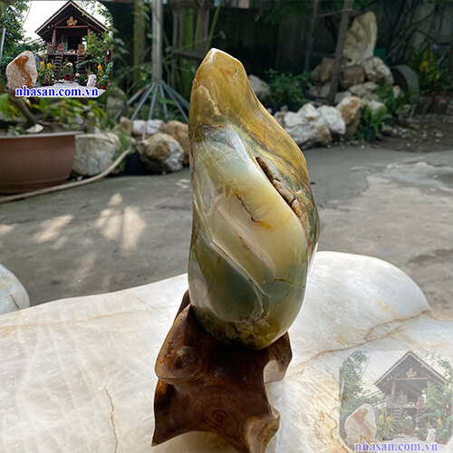 Đá mã não được coi là loại đá của sự sung túc và phong phú  Đá mã não được coi là loại đá của sự sung túc và phong phú