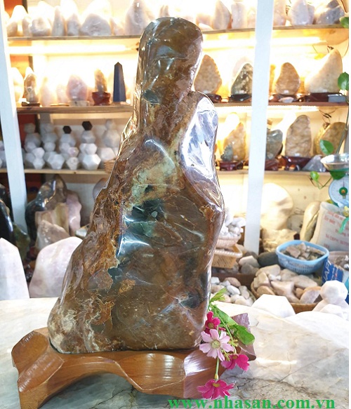 Red-gray agate stone