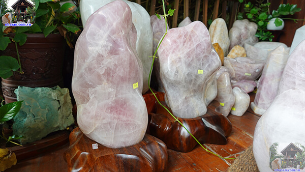 Đá thạch anh hồng được đánh bóng Đá thạch anh hồng được đánh bóng