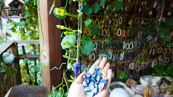 Màu xanh là màu tương hợp với mệnh Mộc