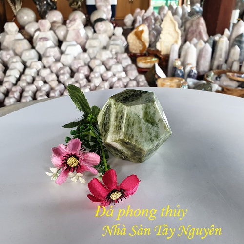 Đá Phong Thủy Tự Nhiên - Nhà Sàn Tây Nguyên