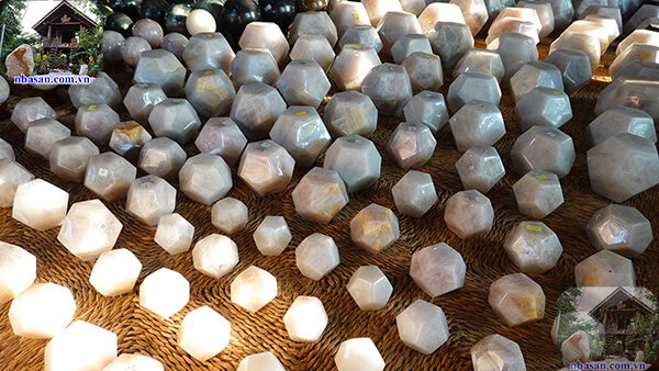 Năng lượng trị liệu kỳ diệu từ đá quý thạch anh