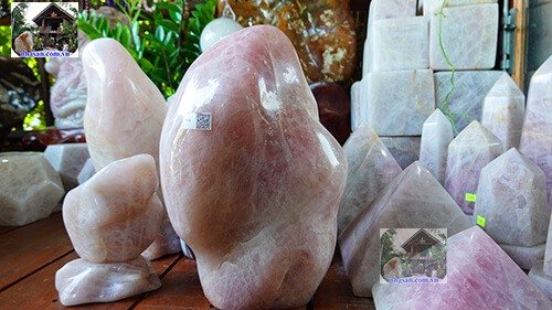 Đá thạch anh hồng là viên đá giúp gắn kết tình cảm đôi lứa