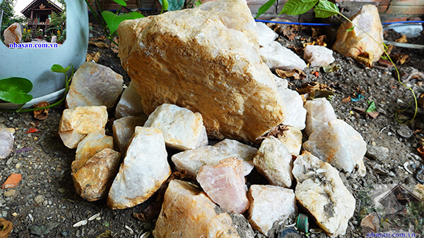 Đá thạch anh thô vụn