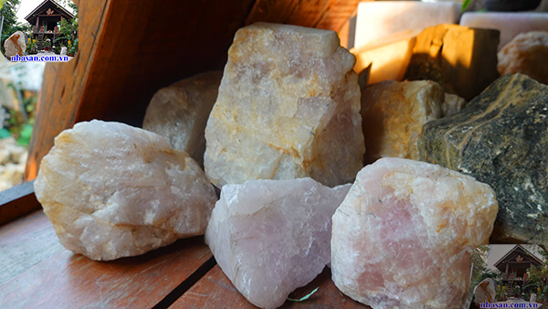 Đá thạch anh hồng