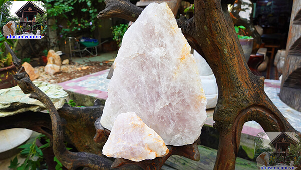 Đá thạch anh hồng