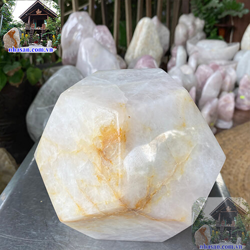 Đá thạch anh 12 mặt giúp bạn nhanh chóng đi vào trạng thái thiền định Đá thạch anh 12 mặt giúp bạn nhanh chóng đi vào trạng thái thiền định