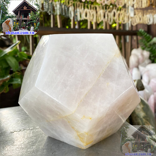 Đá thạch anh 12 mặt giúp cải thiện phong thủy  Đá thạch anh 12 mặt giúp cải thiện phong thủy