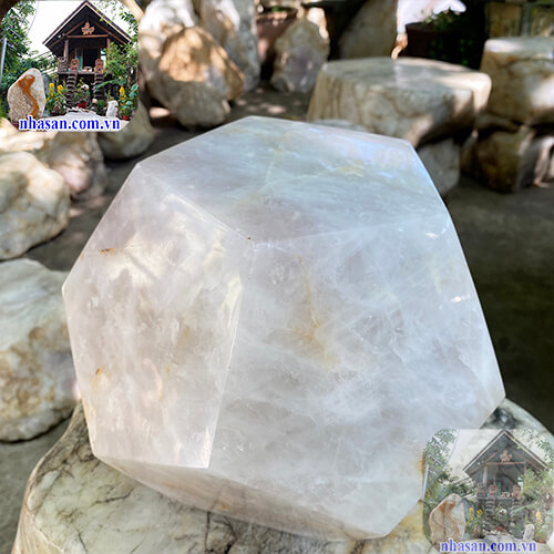 Đá thạch anh 12 mặt giúp hạnh phúc gia đình viên mãn Đá thạch anh 12 mặt giúp hạnh phúc gia đình viên mãn
