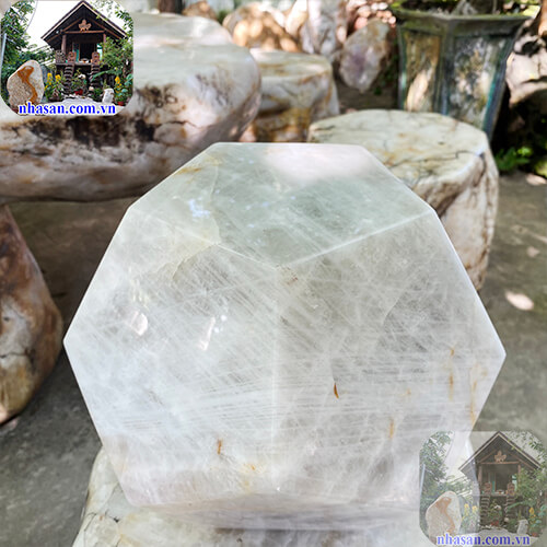 Đá thạch anh 12 mặt giúp hút năng lượng xấu tỏa ra năng lượng tốt Đá thạch anh 12 mặt giúp hút năng lượng xấu tỏa ra năng lượng tốt