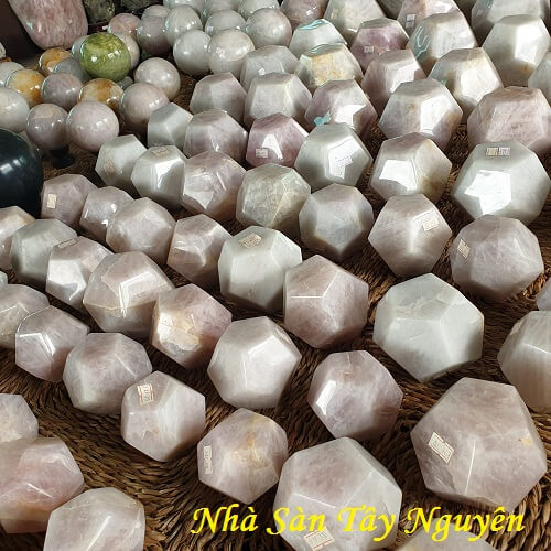 Đá Thạch Anh 12 Mặt Phong Thủy Việt Nam