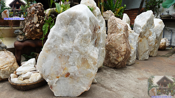 Đá thạch anh phân bố ở đâu tại Việt Nam?