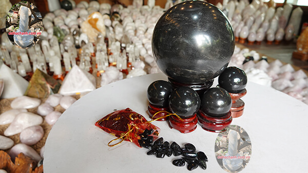 Đá thạch anh đen là đá phong thủy chứa đựng năng lượng huyền bí