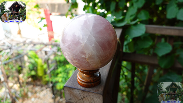 Đá thạch anh giả trông như thế nào?