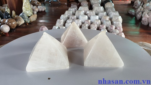 Quartz Stone Helps Reduce Electromagnetic Radiations