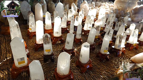 Cần làm gì khi đá thạch anh bị vỡ?