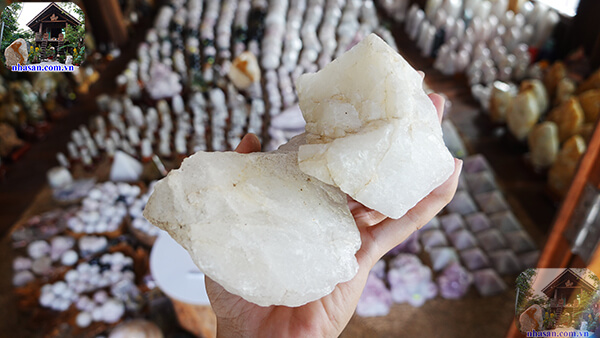 Đá thạch anh có dễ vỡ hay không?