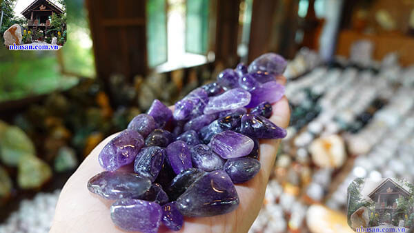 Đá thạch anh vụn tím được đánh giá là đá quý hiện nay Đá thạch anh vụn tím được đánh giá là đá quý hiện nay
