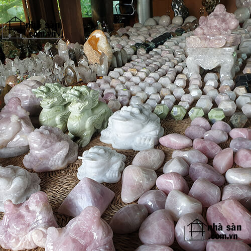 Đá Thạch Anh Phong Thủy Tự Nhiên