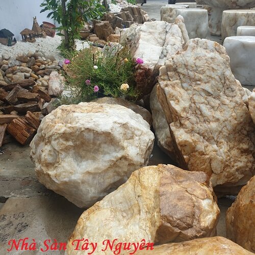 Đá Thạch Anh Thô Khối Trấn Trạch