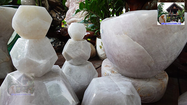 Đá thạch anh trắng chỉ phát huy công dụng nếu đó là đá thật
