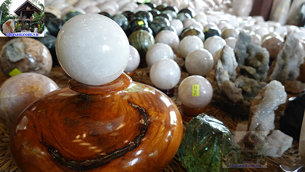 Đá thạch anh trắng giúp khai thông trí tuệ, tập trung năng lượng