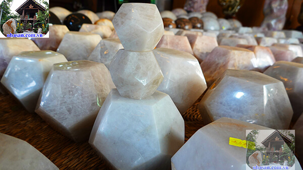 Đá thạch anh trắng 12 mặt