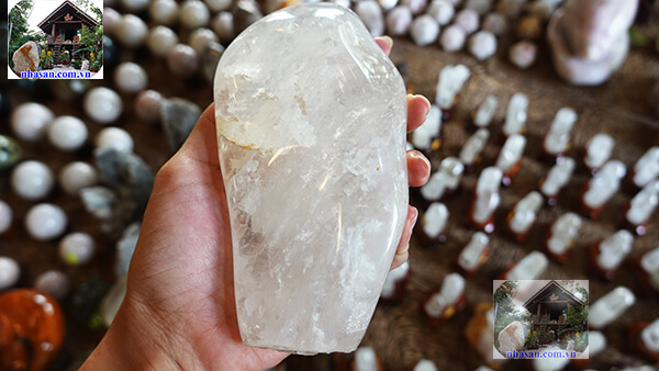 Đá thạch anh trắng giúp giải phóng nguồn năng lượng xấu