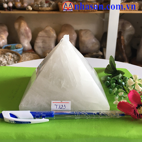 Polished White Quartz Stone