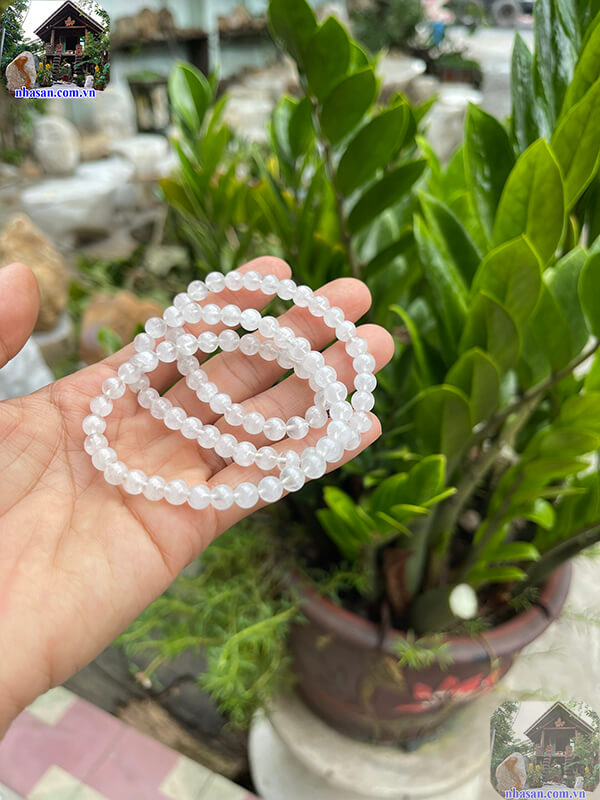 Đá thạch anh trắng hợp với tuổi nào trong phong thủy?