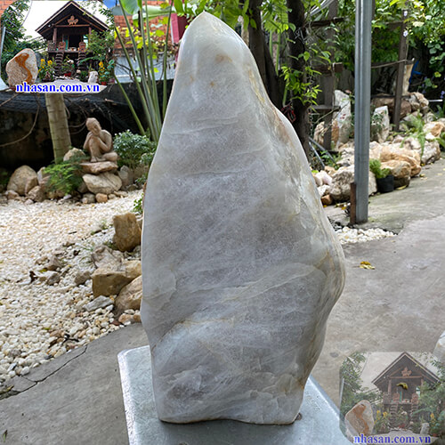 Đá thạch anh trắng nguyên khối giúp cải thiện phong thủy  Đá thạch anh trắng nguyên khối giúp cải thiện phong thủy