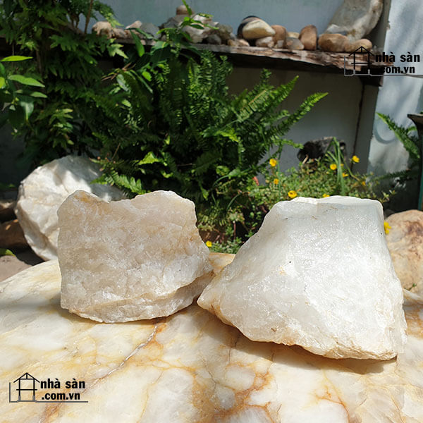 Đá Thạch Anh Trắng Thô Nguyên Khối Đá Thạch Anh Trắng Thô Nguyên Khối