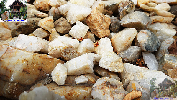 Trấn trạch đá tại nơi có địa khí xấu, đất trũng, năng lượng thấp