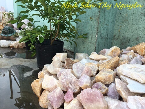 Đá Thạch Anh Vụn Hồng Thô Phong Thủy